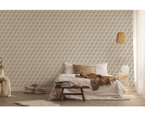 Schlafzimmer mit strukturierten, geometrischen Tapeten