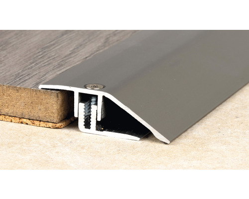 Bodenübergangsprofil aus Metall mit Schrauben zur Montage