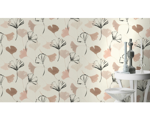 Tapete mit Ginkgo-Blatt Muster auf hellem Untergrund