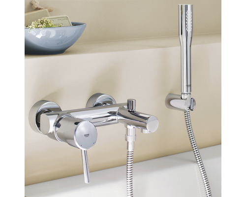 Robinet de douche apparent avec douchette à main et flexible de douche