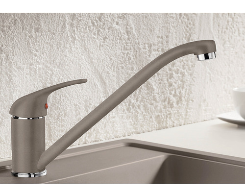 Küchenarmatur mit hohem Auslauf und Einhebelmischer