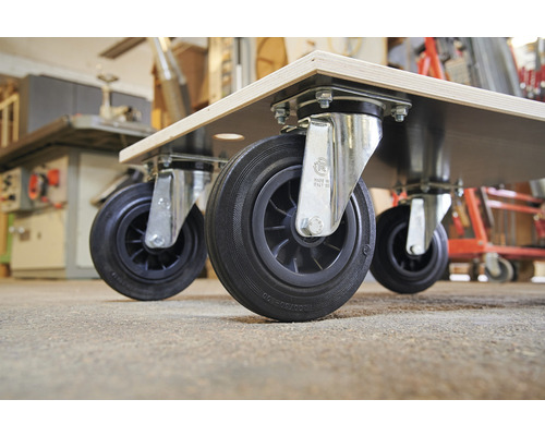 Transportroller mit schwarzen Rädern und Metallgehäuse