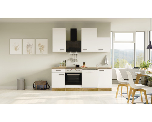 Cuisine moderne avec armoires blanches et hotte noire