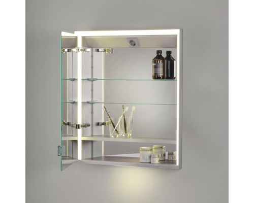 Armoire de toilette ouverte avec éclairage et étagères en verre pour le rangement de la salle de bain