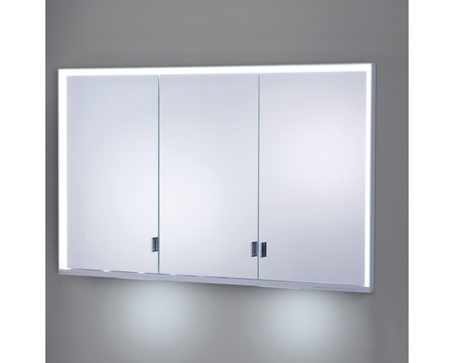 Armoire de toilette avec trois portes et éclairage intégré pour la salle de bain