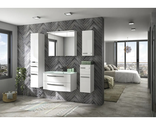 Modernes Badezimmer mit weißen Möbeln, Spiegelschrank und Waschtisch