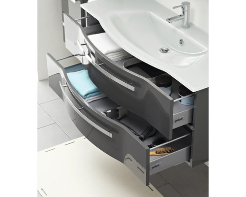 Waschtisch mit Schubladen zur Aufbewahrung von Badutensilien