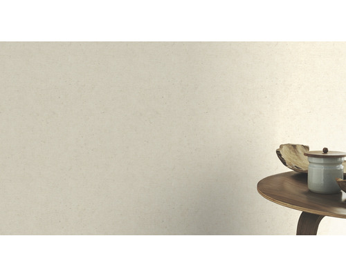 Papier peint dans une pièce avec table et décoration