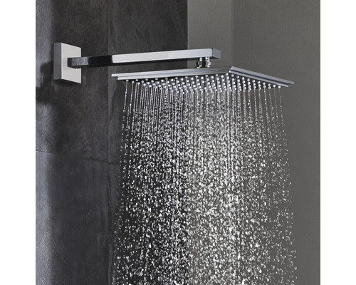 Pomme de douche carrée avec jets d''eau