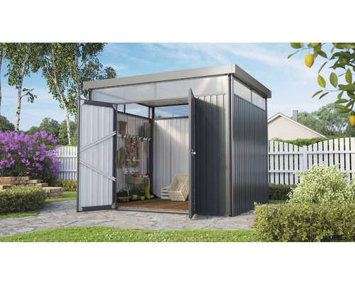 Abri de jardin avec portes ouvertes sur une pelouse