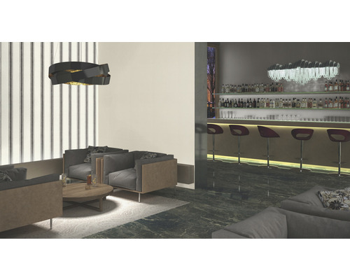 Intérieur avec des sièges, un bar et un éclairage.