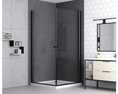 Begehbare Duschkabine mit schwarzem Rahmen im Badezimmer