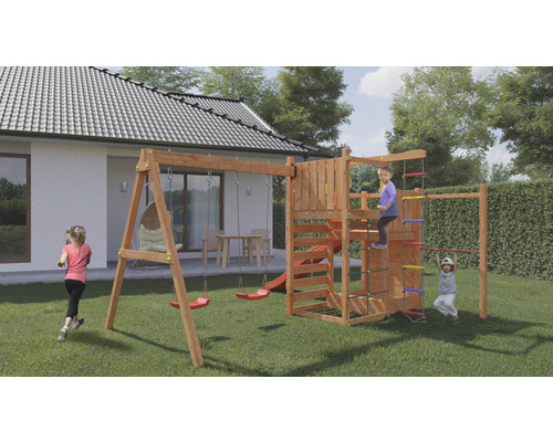 Holzspielplatz mit Schaukel, Rutsche und Klettergerüst im Garten