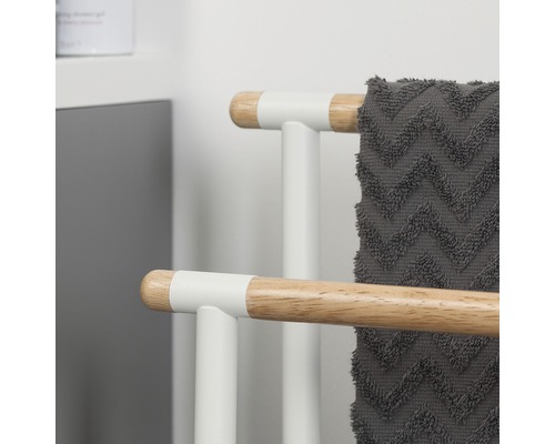 Porte-serviettes avec serviette