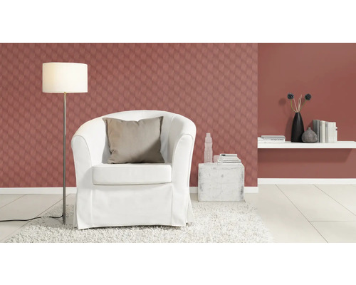Salon avec fauteuil, lampadaire et étagère
