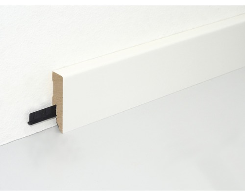 Plinthe en bois avec clip de fixation au mur