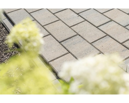 Pavés posés à l''extérieur.