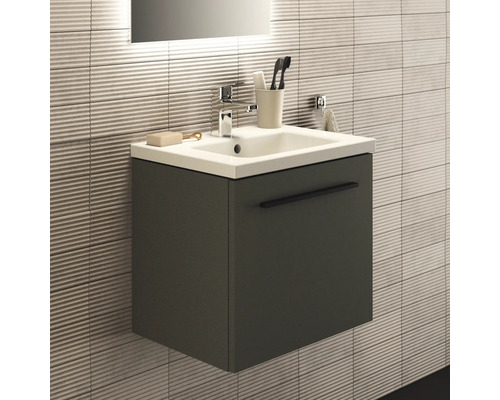 Waschtisch mit Unterschrank im Badezimmer