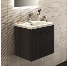Meuble-lavabo de salle de bains avec meuble sous-vasque, robinet, savon et gobelet à brosses à dents