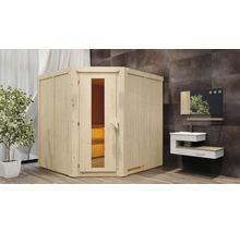 Holzsauna in einem Badezimmer mit Waschbecken und Spiegel