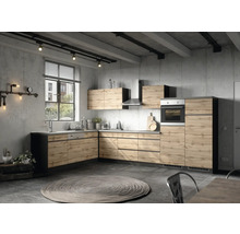 Cuisine moderne de style loft avec façades en bois et mur en béton