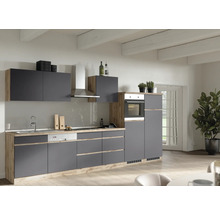 Moderne Küche mit grauen Fronten und Holzelementen