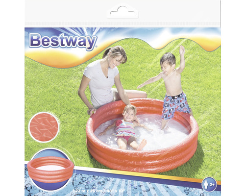 Pataugeoire Bestway avec des enfants dans le jardin