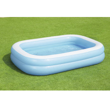 Aufblasbarer rechteckiger Pool auf Rasen