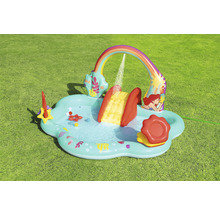 Aufblasbares Planschbecken mit Rutsche und Wassersprüher im Garten