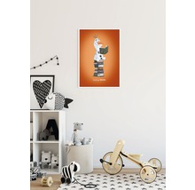 Affiche avec une illustration d''Olaf assis sur une pile de livres en train de lire