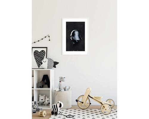 Affiche décorative encadrée avec motif Dark Vador dans une chambre d''enfant
