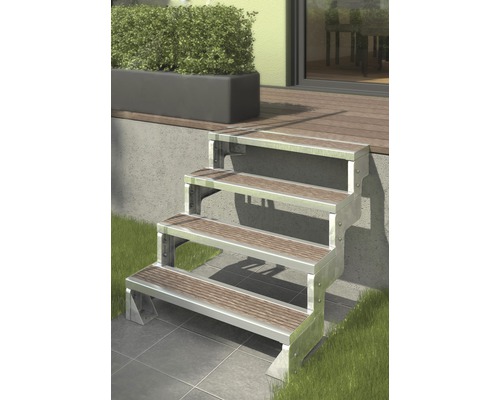 Escalier extérieur à trois marches, cadre en métal et revêtement de marche en bois