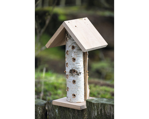 Insektenhotel aus Birkenholz mit Dach
