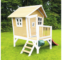 Maisonnette en bois avec toboggan et boîte aux lettres dans le jardin