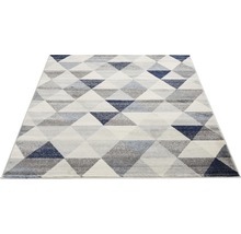 Tapis avec motif géométrique triangulaire