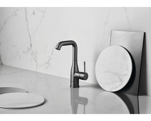 Robinet de cuisine individuel sur un plan de travail