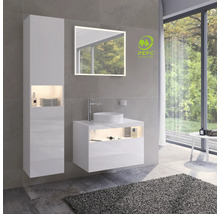Salle de bain moderne avec meubles de salle de bain blancs, lavabo, miroir et tapis de bain gris