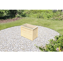 Holzblumenkasten im Garten