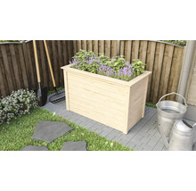 Holz Pflanzkasten mit Blumen im Garten