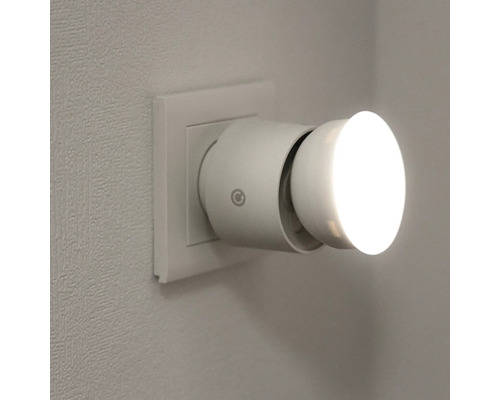 Nachtlicht in Steckdose, leuchtend.