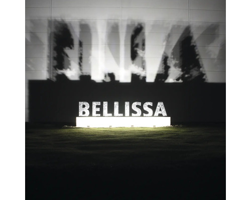 Beleuchteter Bellissa Schriftzug Gartendekoration