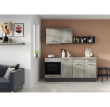 Cuisine avec éléments hauts et cuisinière électrique dans une pièce aménagée moderne