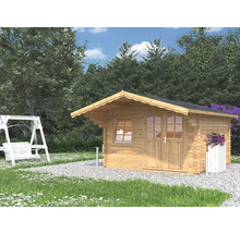 Maison de jardin en bois avec double porte, fenêtre et décorations florales à côté d''une balançoire dans le jardin.