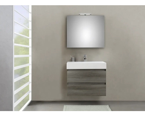 Modernes Badezimmer mit Waschbeckenunterschrank, Aufsatzwaschbecken und Spiegel