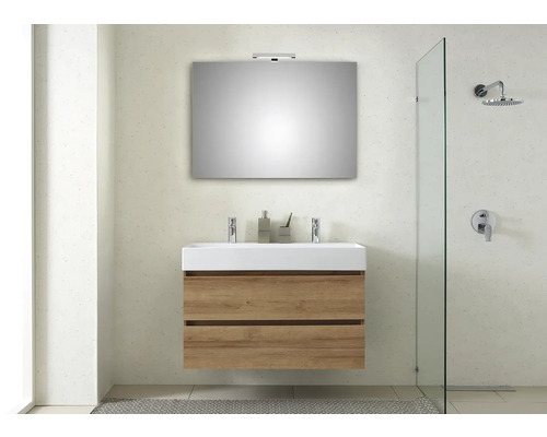 Modernes Badezimmer mit Waschtischunterschrank, Spiegel und Dusche