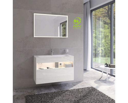 Salle de bain moderne avec miroir lumineux, meuble sous-lavabo et label PEFC pour une gestion durable des forêts