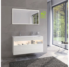Salle de bains moderne avec miroir lumineux, meuble sous-lavabo et label PEFC pour la gestion durable des forêts
