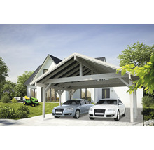 Abri de voiture en bois avec deux voitures garées devant une maison avec jardin