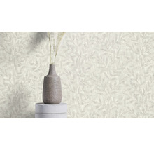 Papier peint clair à motif de feuilles et vase avec des plantes