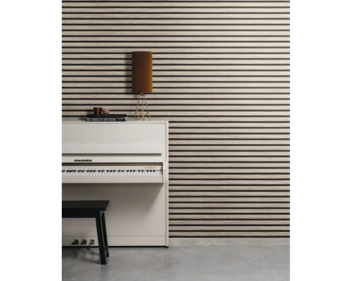 Szene mit Holzpaneelwand, Klavier und Lampe für Inneneinrichtung